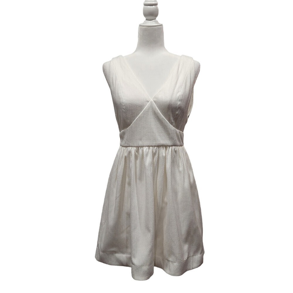 Zoe White Textured Sleeveless Deep V Neck & V Back Fit & Flare Mini Sample Dress